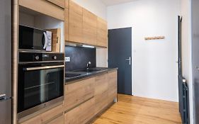 NOUVEAU ! Studio NEUF, charme de l ancien, balcon, Netflix 4K... (3 étoiles, 4 diamants)